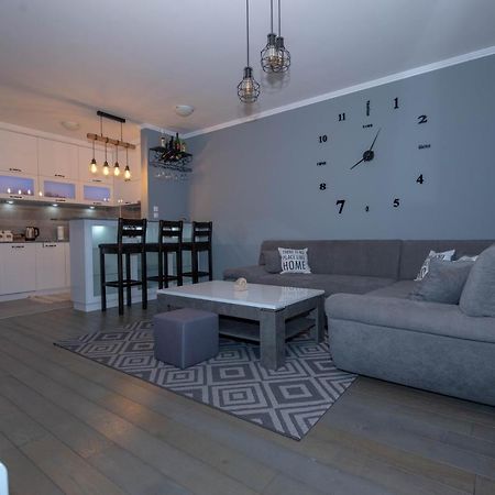 Athena Apartman Lukavica Bagian luar foto