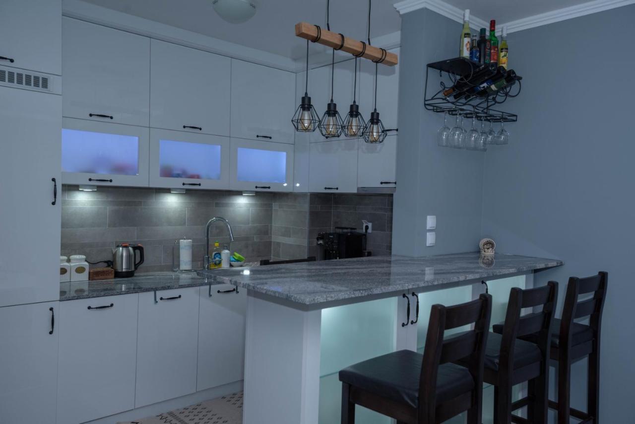 Athena Apartman Lukavica Bagian luar foto