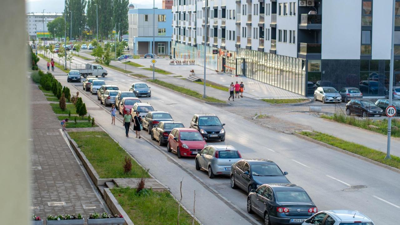 Athena Apartman Lukavica Bagian luar foto